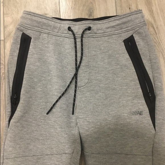 2 X-SMALL MENS AMERICAN EAGLE JOGGER GREY AND RED - Picture 2 of 4